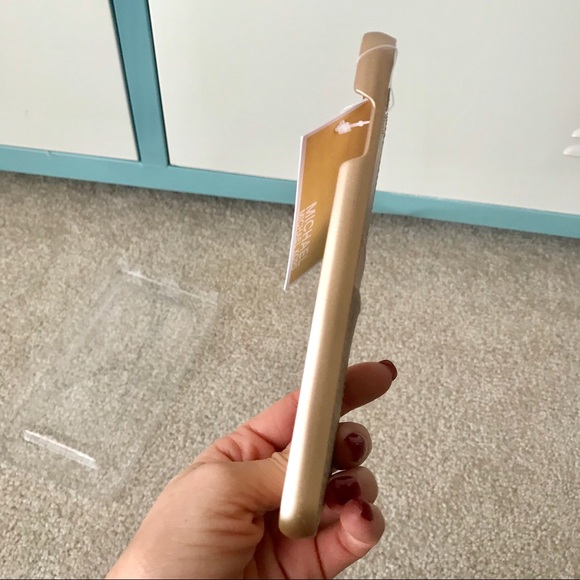 Michael Kors iPhone 7 Plus case - Picture 5 of 7